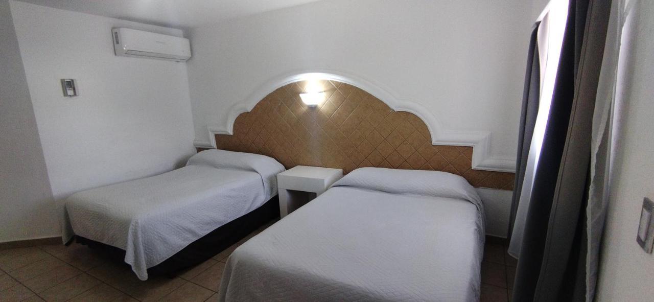Hotel Casa Blanca Heroica Caborca Exteriör bild