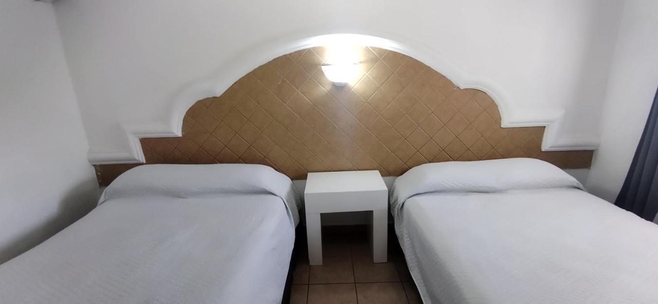 Hotel Casa Blanca Heroica Caborca Exteriör bild